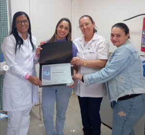 O Ministério Público de Minas Gerais (MGMP) e o Governo do Estado entregou o selo Bora Vacinar, que certifica o Município de Dores de Guanhães por ter alcançado as metas de Vacinação Infantil no ano de 2022.