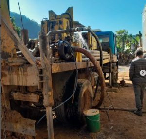 Na tarde dessa segunda-feira (04/03), foi finalizado o processo de documentação do local do futuro poço artesiano que irá atender a Comunidade da Cachoeira, com abastecimento de água potável.